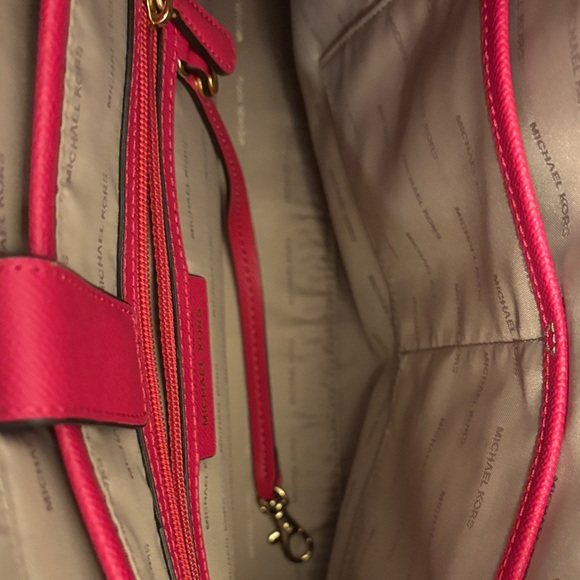Michael Kors Maddie Pink Tote with Gold Accents - Picture 4 of 9